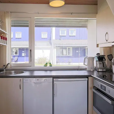 5 Person In Vaeggerlose-by Traum