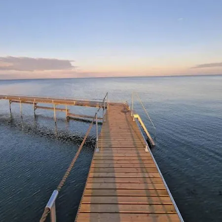 5 Person In Vaeggerlose-by Traum * Bøtø By